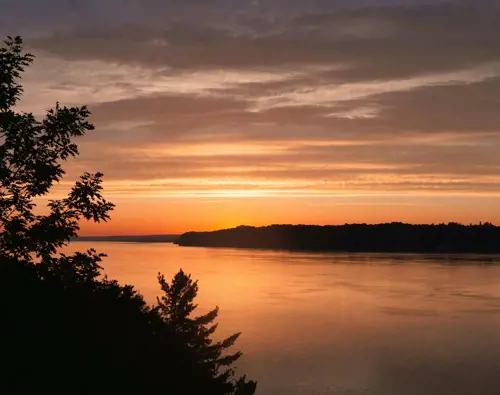 OTL-Gouverneur-Saguenay-Lac-saint-jean-view-sunset