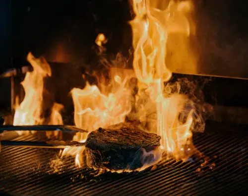 OTL-Gouverneur-Saguenay-Blog_rain-restaurant-boefish-steak-grill