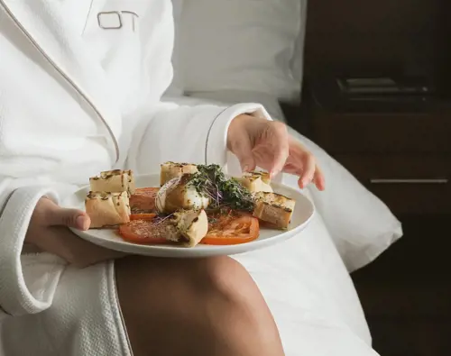 OTL-Gouverneur-Saguenay-blog-itinerary-summer-room-service