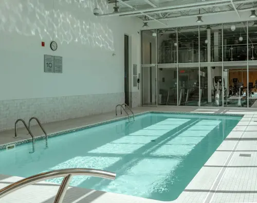 OTL_Gouverneur_Saguenay-hiver-piscine